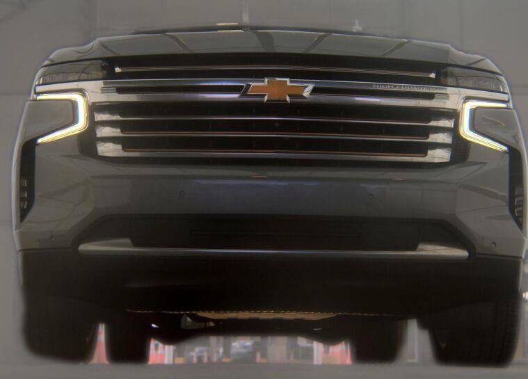 Used 2022 Chevrolet Suburban High Country RWD image 6
