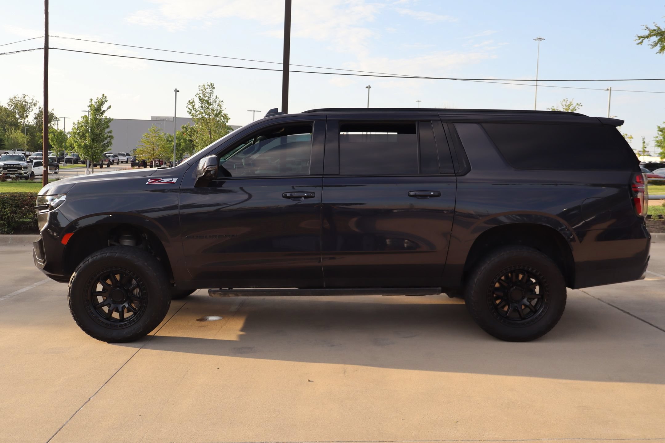Used 2023 Chevrolet Suburban Z71 w/ Off-Road Capability Package AWD/4WD image 7