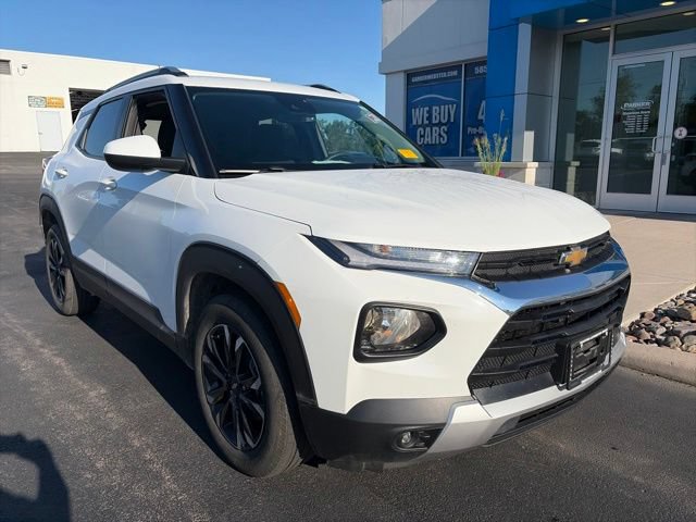 Used 2023 Chevrolet TrailBlazer LT w/ Convenience Package FWD image 2
