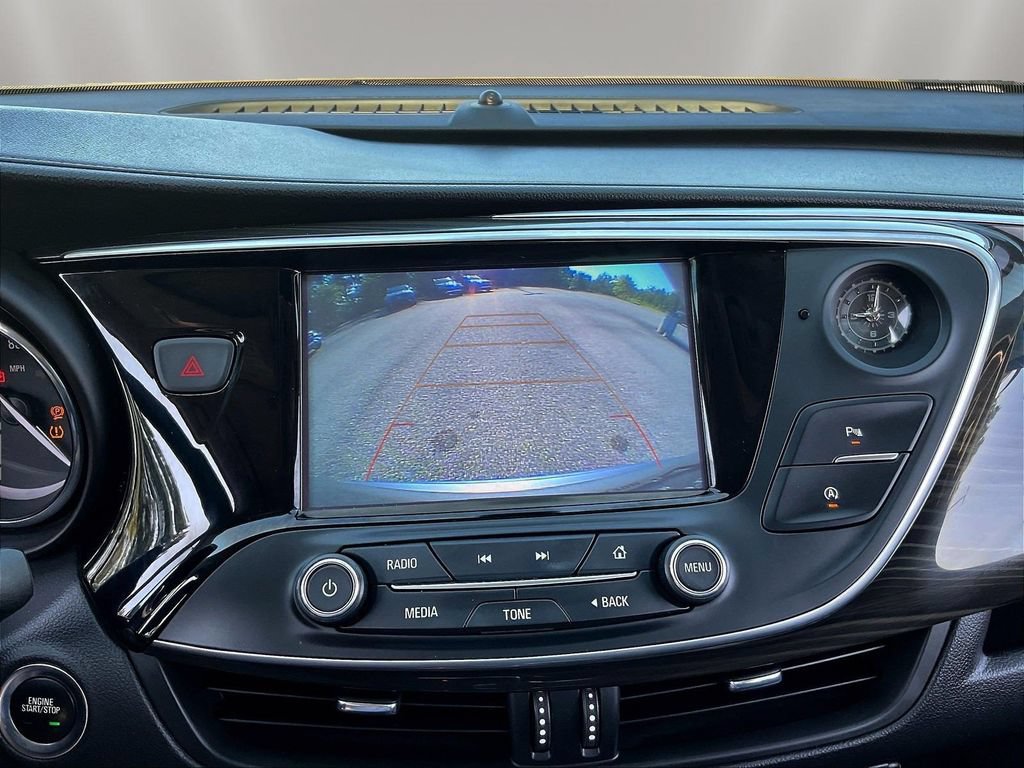 Used 2020 Buick Envision Essence AWD/4WD image 16