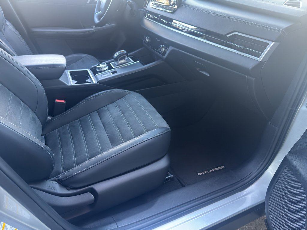 Used 2024 Mitsubishi Outlander SE image 20