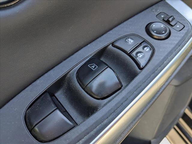 Used 2023 Nissan Sentra SR w/ Electronics Package image 11