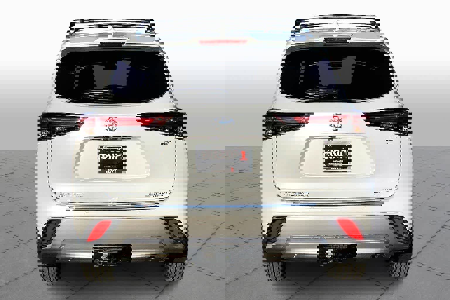 New 2026 Toyota Highlander Platinum image 4