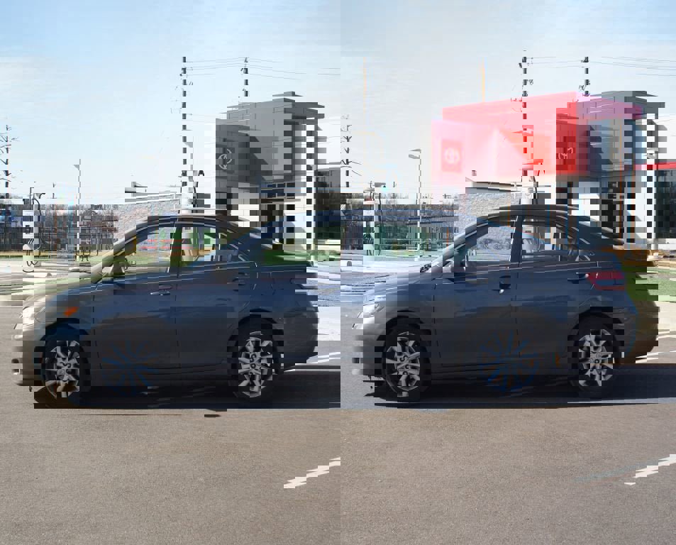 Used 2011 Toyota Camry XLE image 9