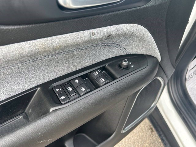 Used 2022 Jeep Compass Latitude FWD image 13