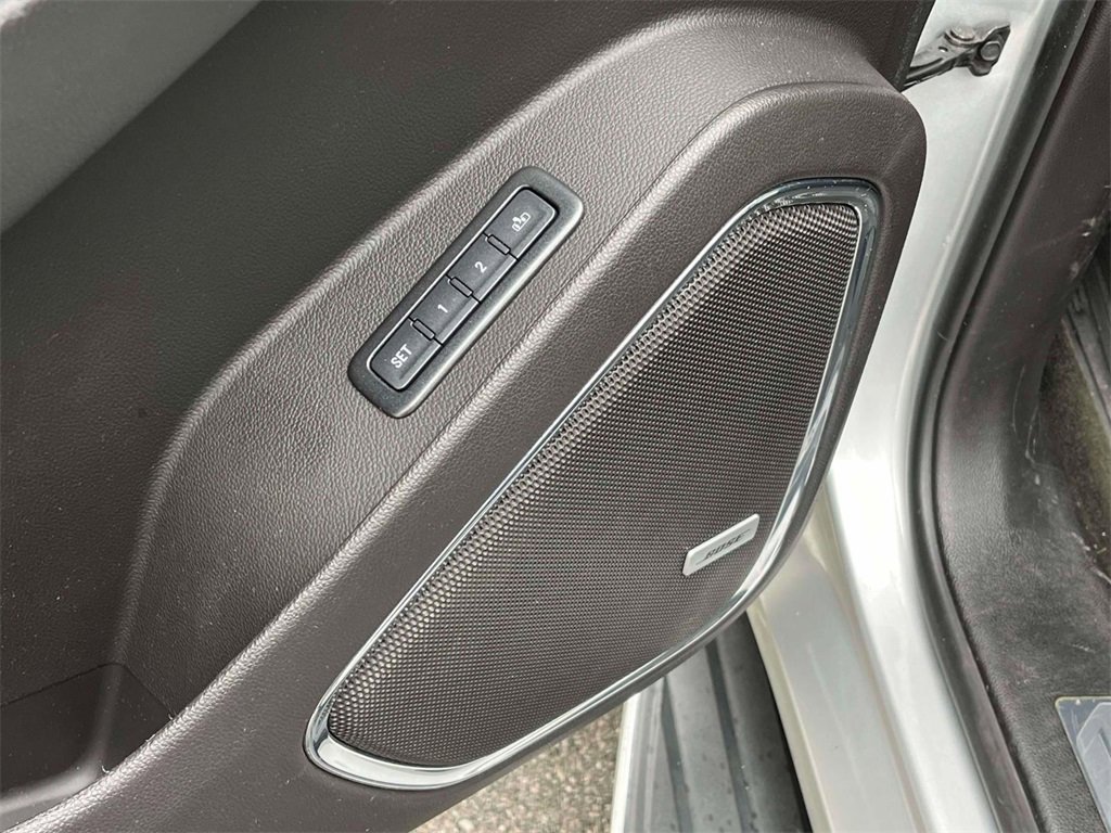 Used 2018 GMC Yukon SLT w/ HD Trailering Package image 28