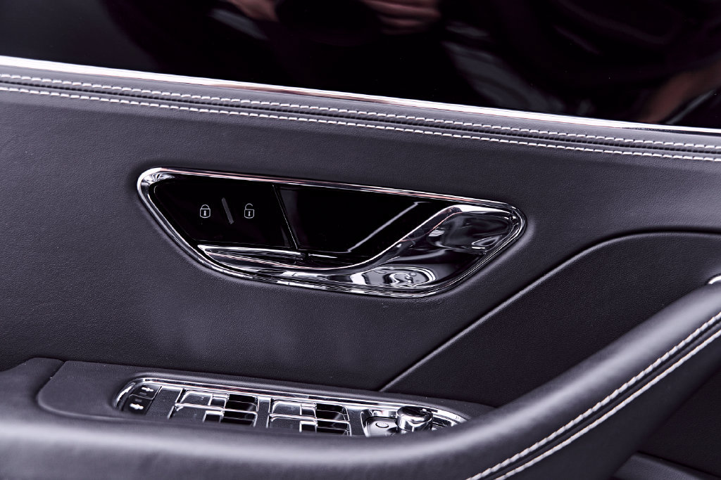 Used 2023 Bentley Flying Spur S V8 AWD/4WD image 38