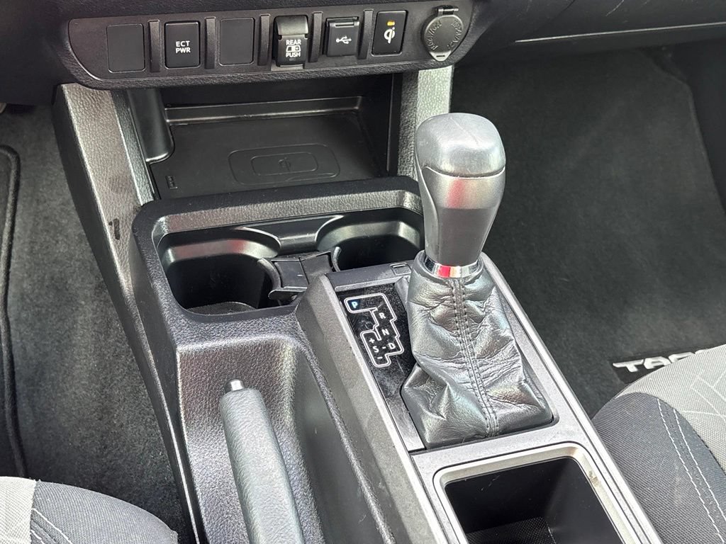 Used 2021 Toyota Tacoma TRD Off-Road AWD/4WD image 21