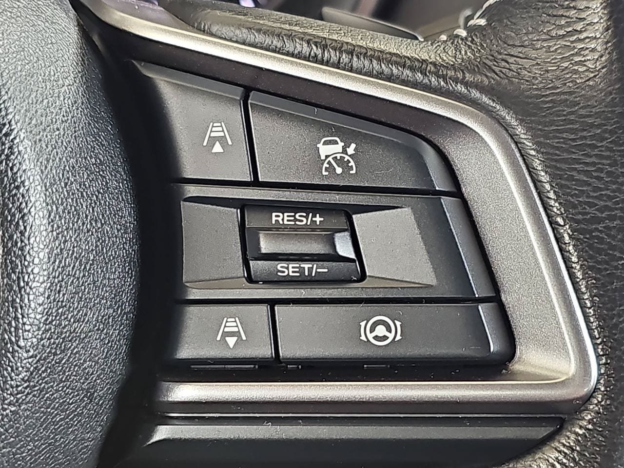 Used 2023 Subaru Ascent Premium w/ Convenience Package AWD/4WD image 24