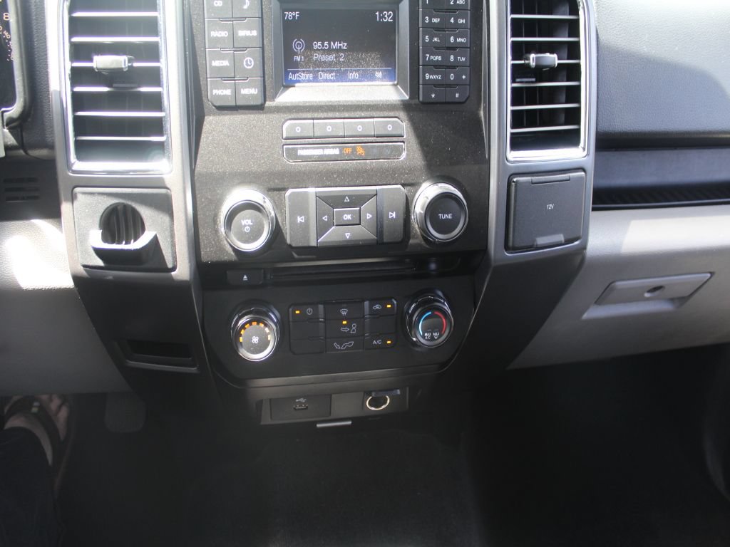 Used 2016 Ford F150 XLT RWD image 10