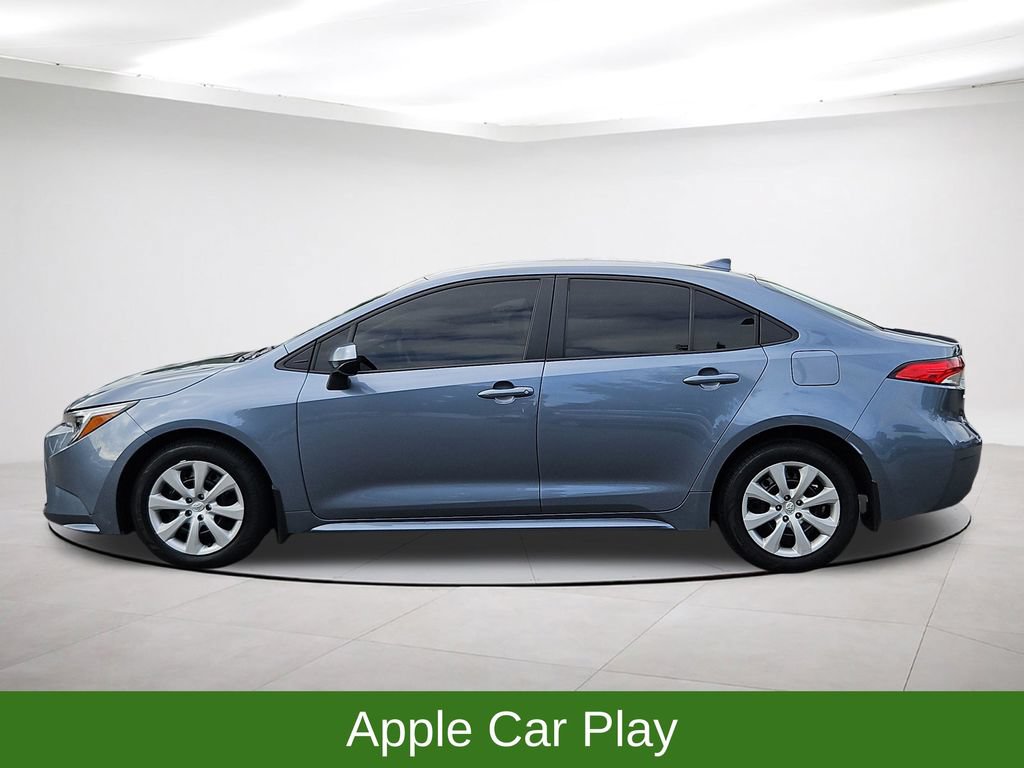 Used 2025 Toyota Corolla LE w/ Convenience Package FWD image 4