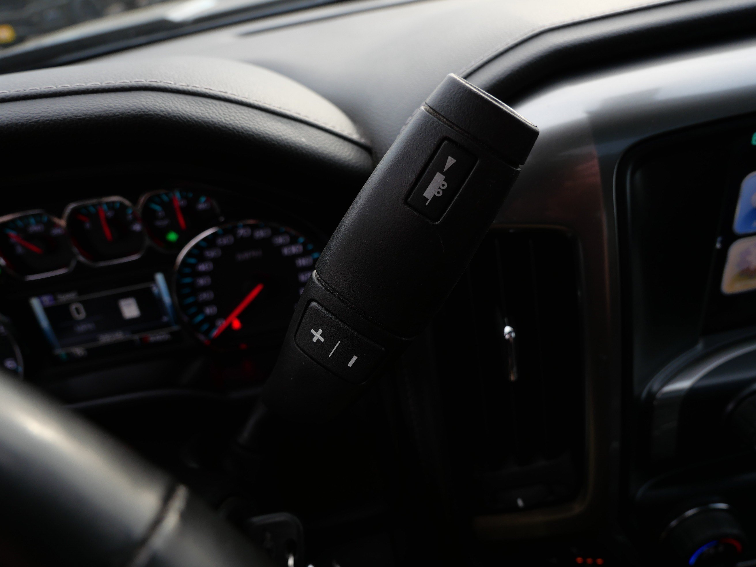 Used 2018 Chevrolet Silverado 1500 LTZ w/ Sport Package AWD/4WD image 31