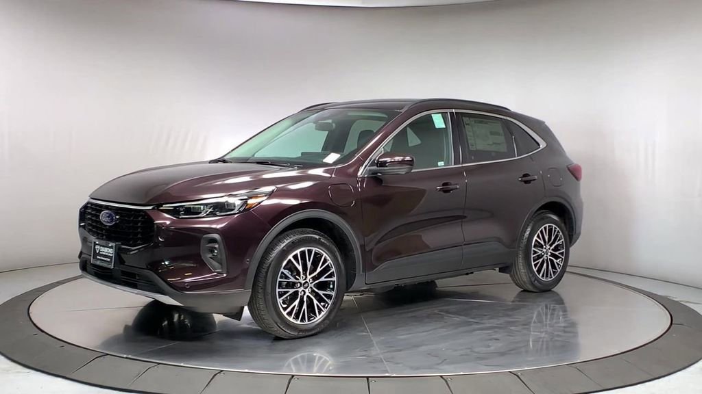 New 2023 Ford Escape SE w/ PHEV Premium Package FWD image 4