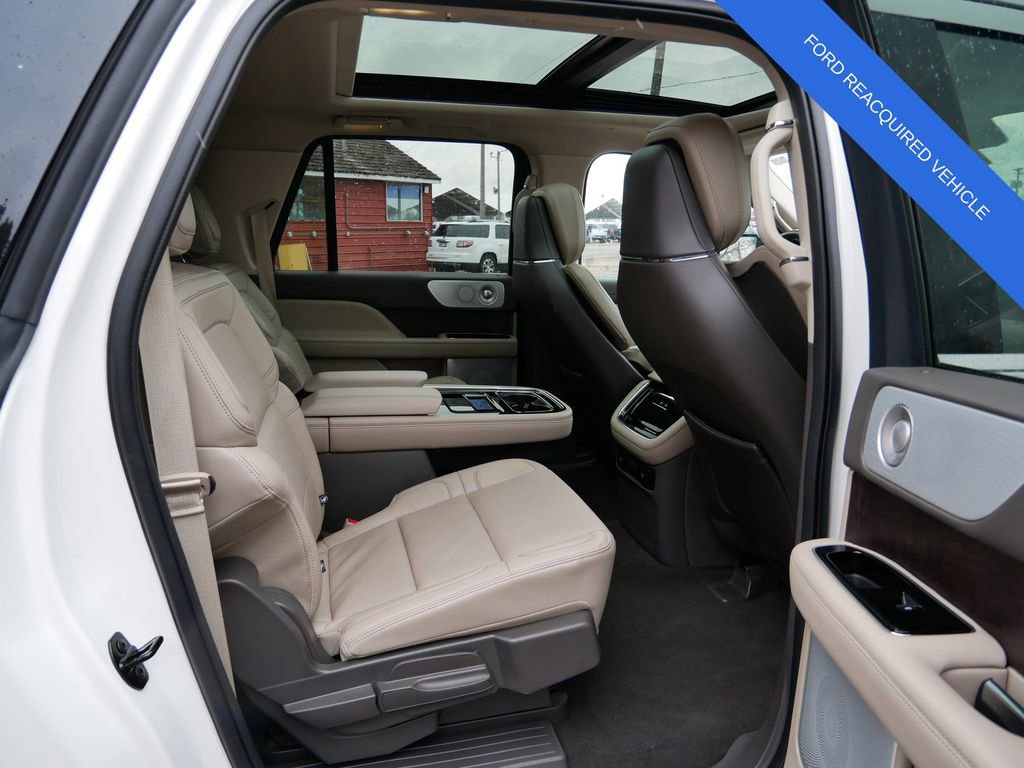 Used 2024 Lincoln Navigator L Reserve AWD/4WD image 9