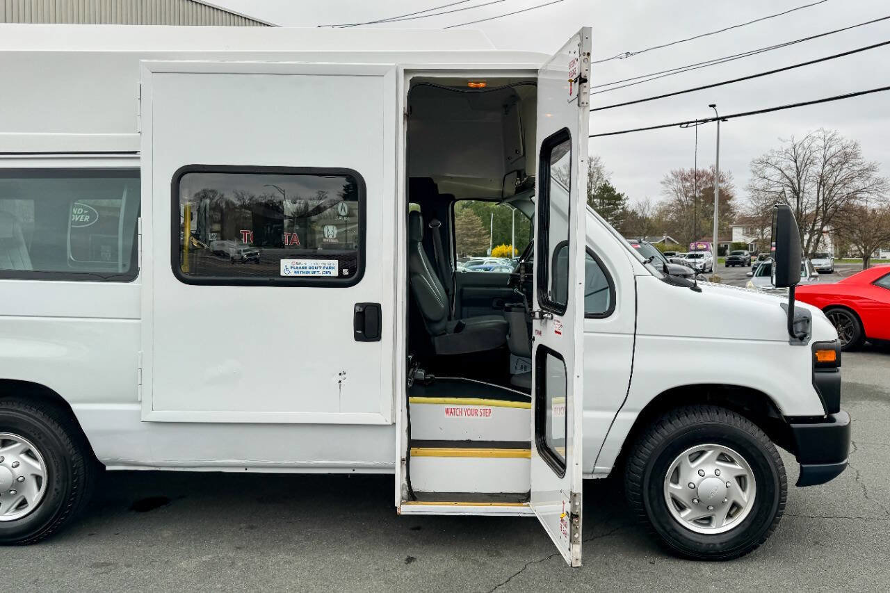 Used 2011 Ford E-350 and Econoline 350 Extended Super Duty w/ PWR Group RWD image 14