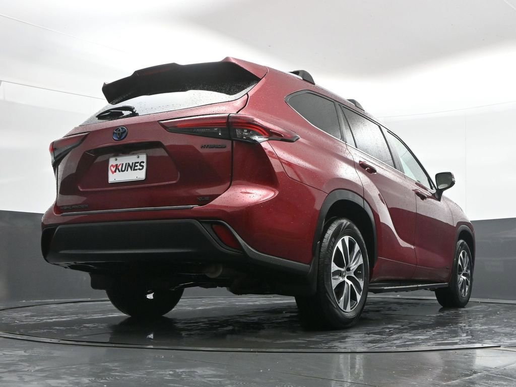 Used 2024 Toyota Highlander XLE image 44