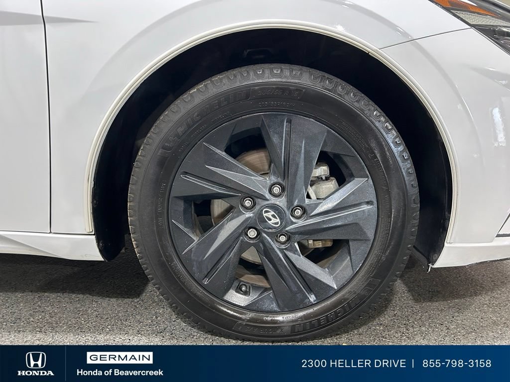 Used 2023 Hyundai Elantra Blue FWD image 12