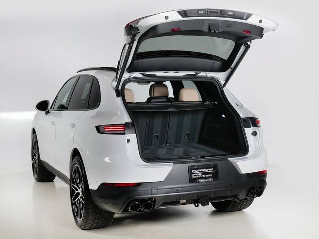 Certified 2026 Porsche Cayenne AWD/4WD image 31
