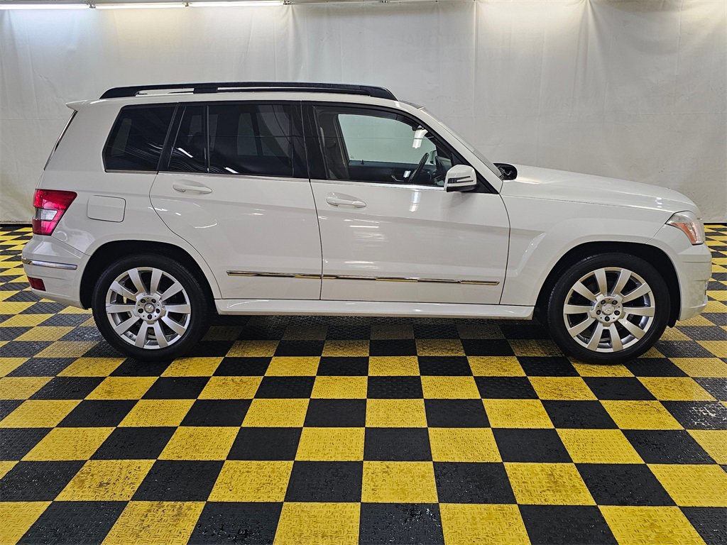 Used 2012 Mercedes-Benz GLK 350 4MATIC image 2