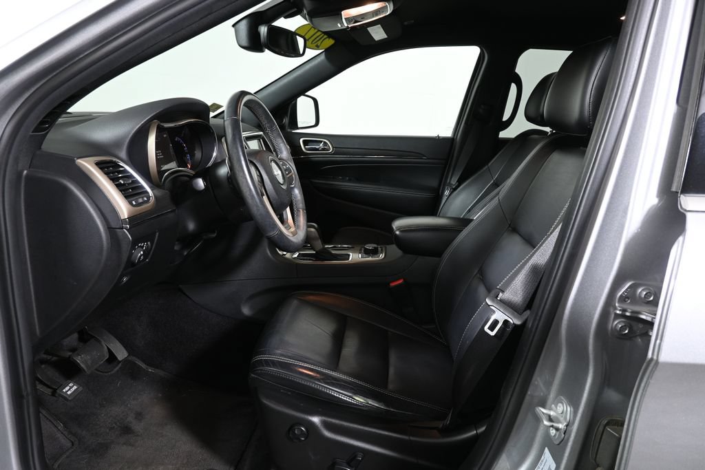 Used 2017 Jeep Grand Cherokee Limited AWD/4WD image 3