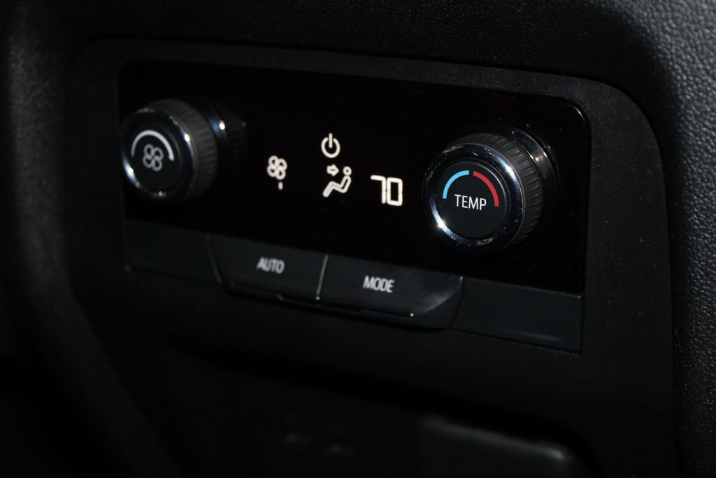 Used 2024 Chevrolet Traverse LT image 34