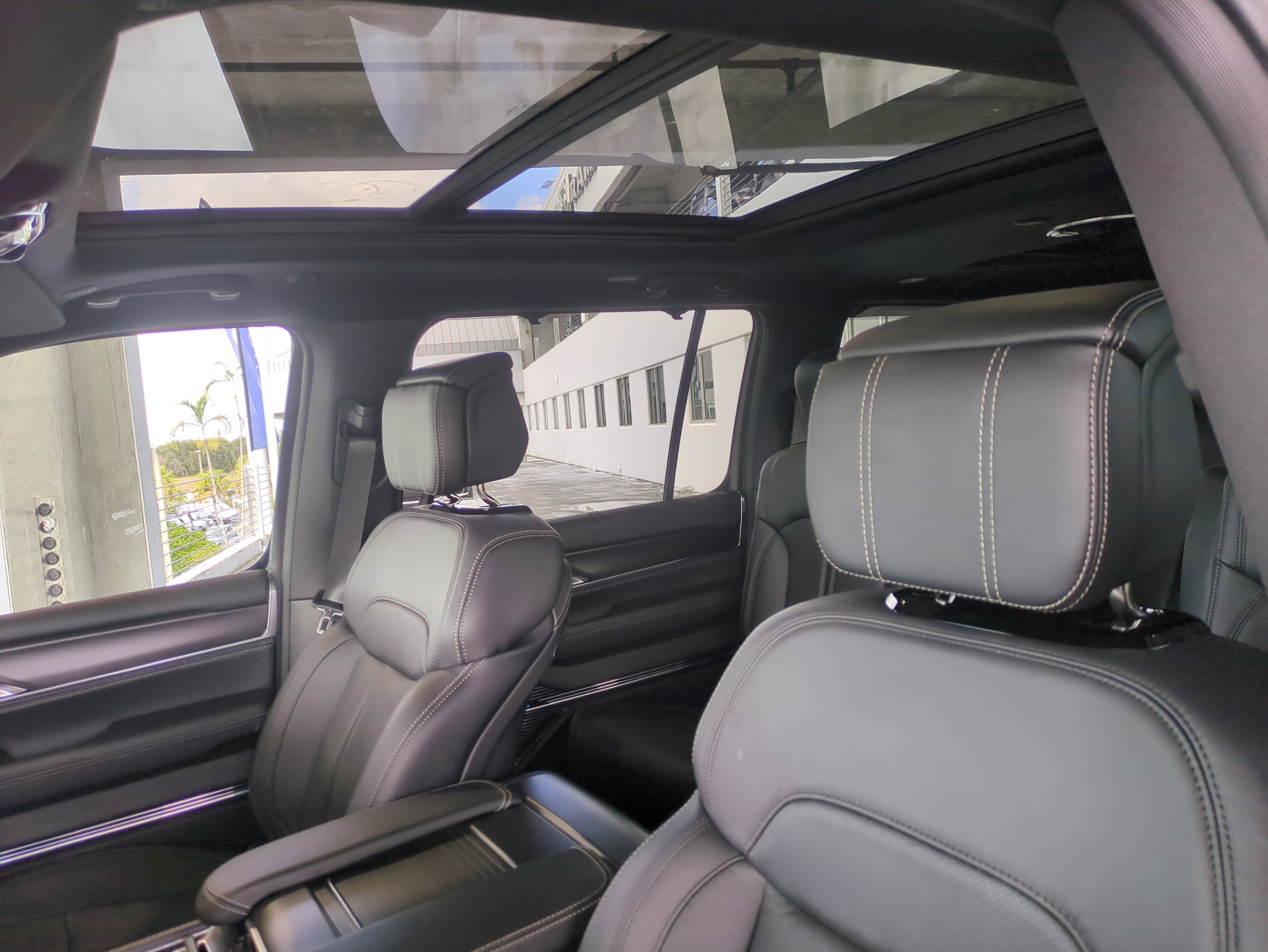 New 2026 Jeep Grand Wagoneer L Summit w/ Premium Group III image 22