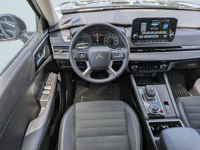 Used 2024 Mitsubishi Outlander SE AWD/4WD image 15
