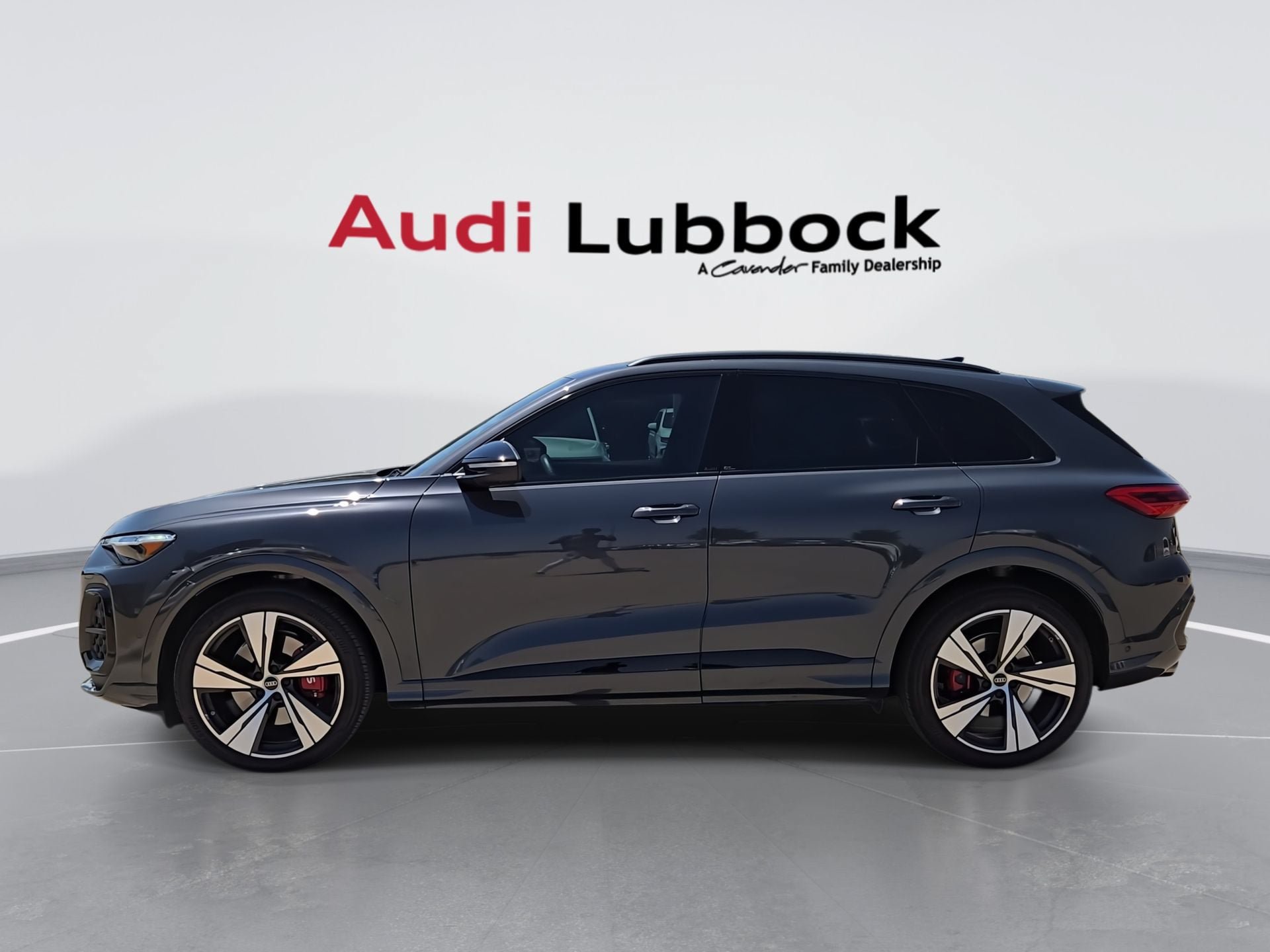 Certified 2025 Audi SQ5 Premium Plus AWD/4WD image 5