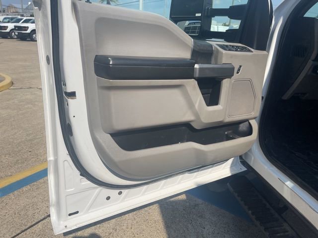 Used 2017 Ford F550 4x4 Crew Cab Super Duty image 24