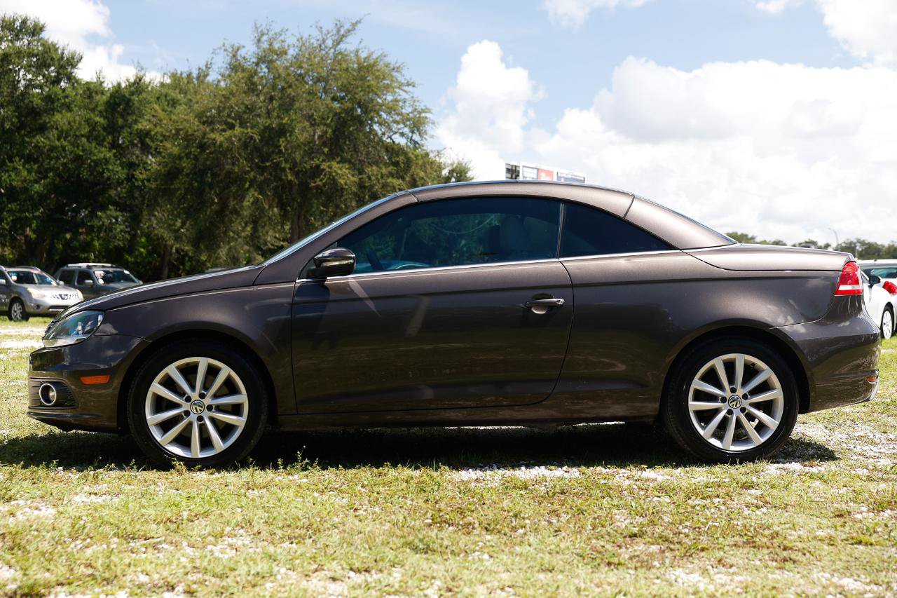 Used 2013 Volkswagen Eos Komfort FWD image 3