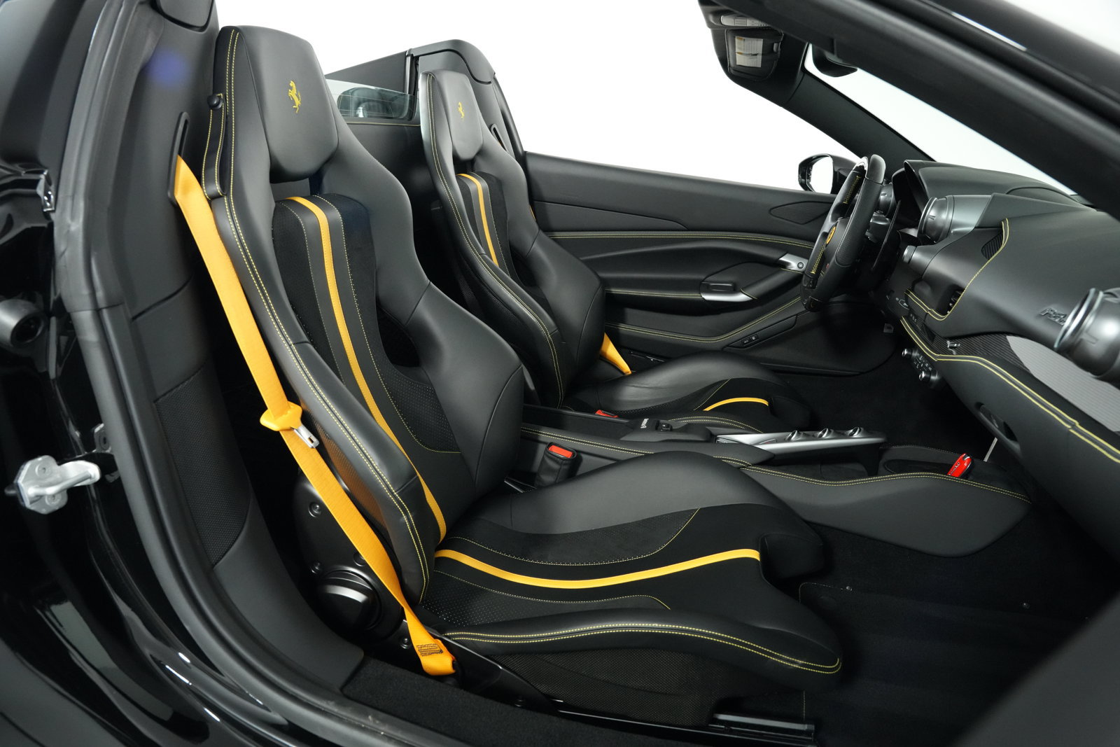 Used 2022 Ferrari F8 Spider RWD image 43