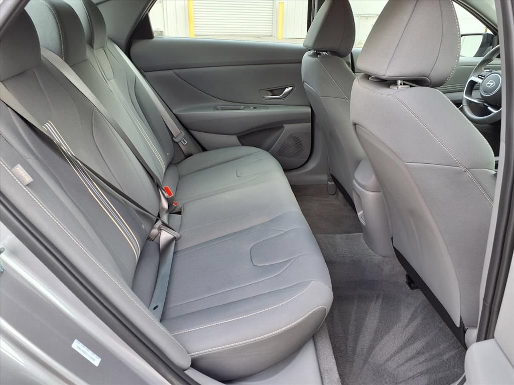 Used 2026 Hyundai Elantra Sport FWD image 12