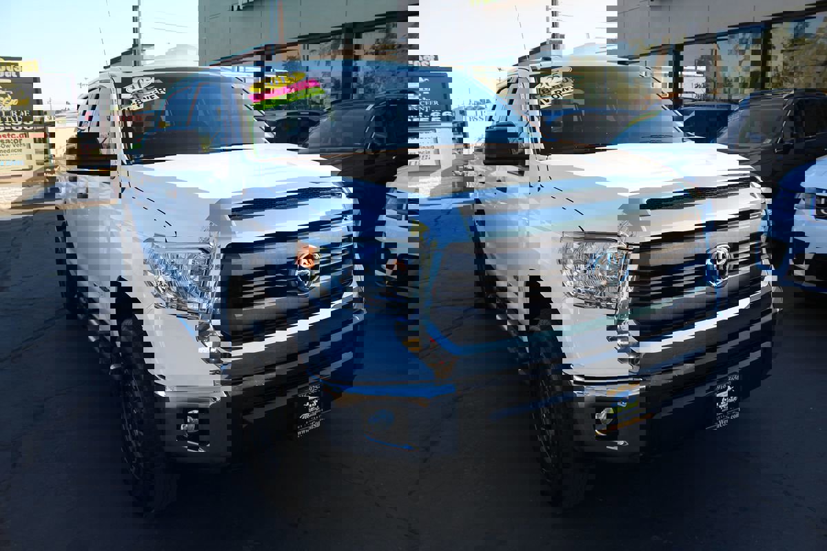 Used 2015 Toyota Tundra SR5 image 8