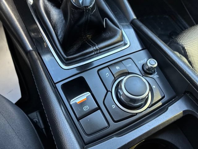 Used 2018 MAZDA MAZDA3 Sport FWD image 33