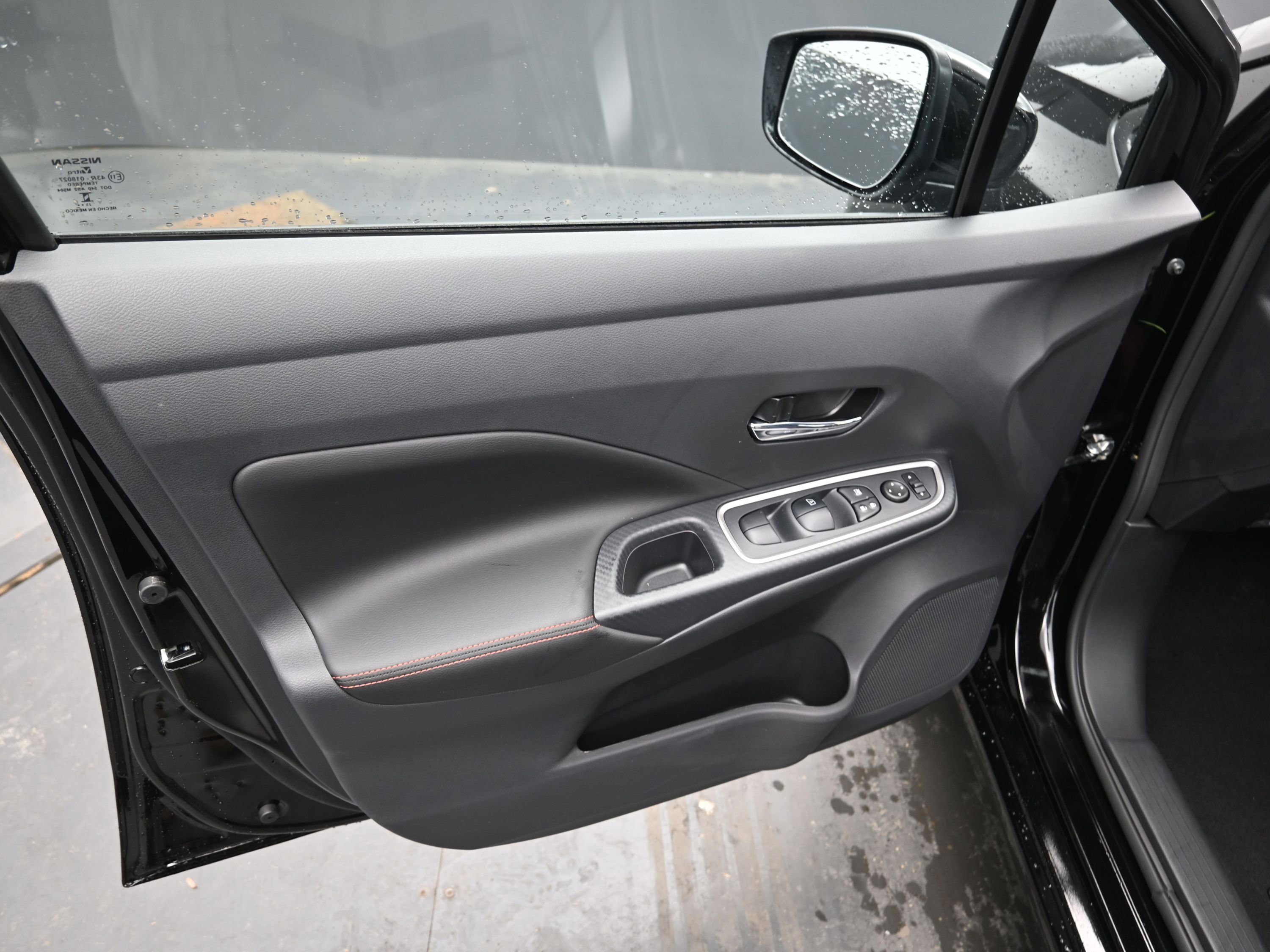 New 2025 Nissan Versa SR image 11