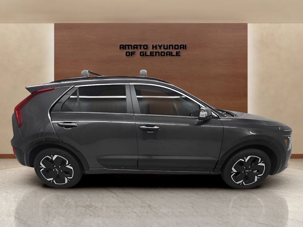 Used 2023 Kia Niro Wind w/ Wind Preserve Package FWD image 8