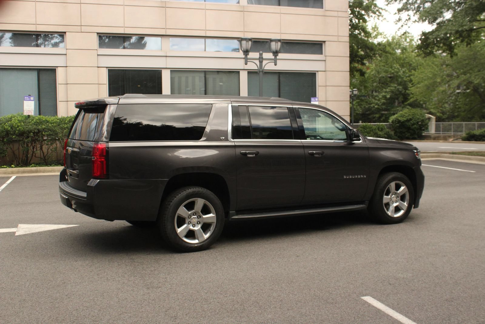 Used 2018 Chevrolet Suburban LT AWD/4WD image 7