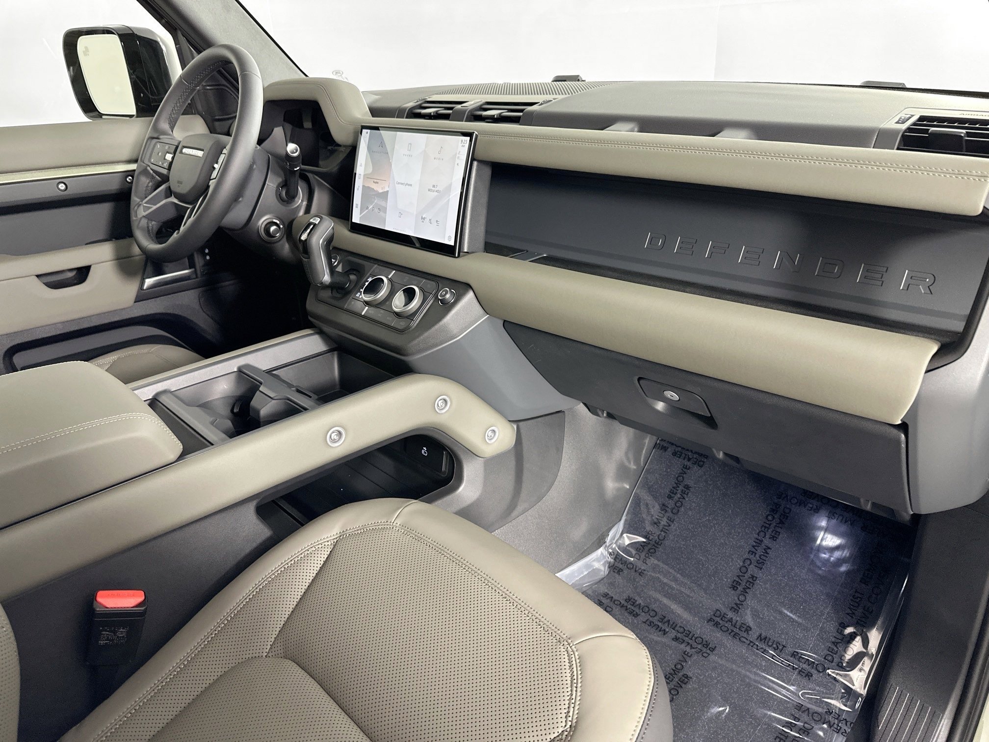 Used 2025 Land Rover Defender 110 S image 26