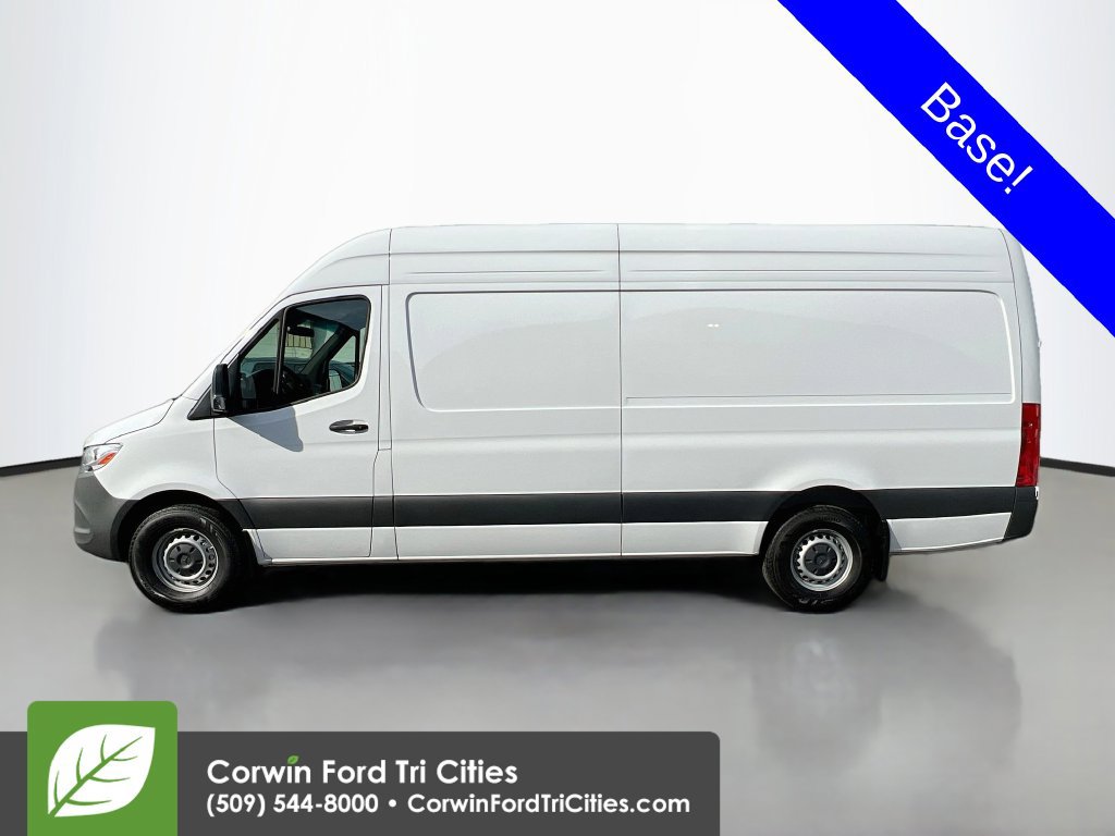 Used 2025 Mercedes-Benz Sprinter 2500 image 26