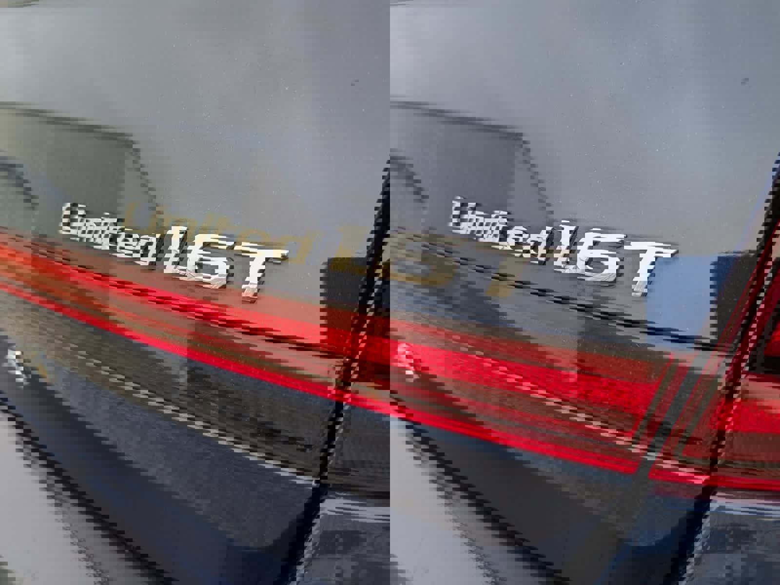 Used 2021 Hyundai Sonata Limited w/ Preferred Accessory Package image 8