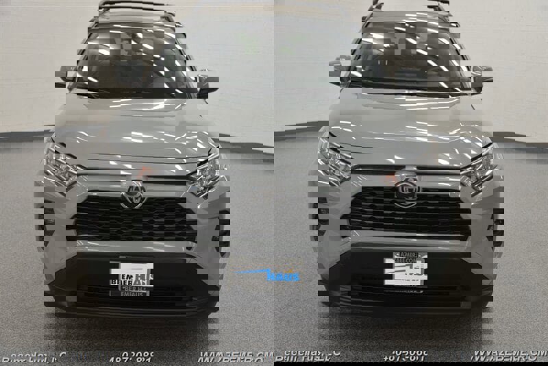 Used 2019 Toyota RAV4 XLE w/ Convenience Package image 5