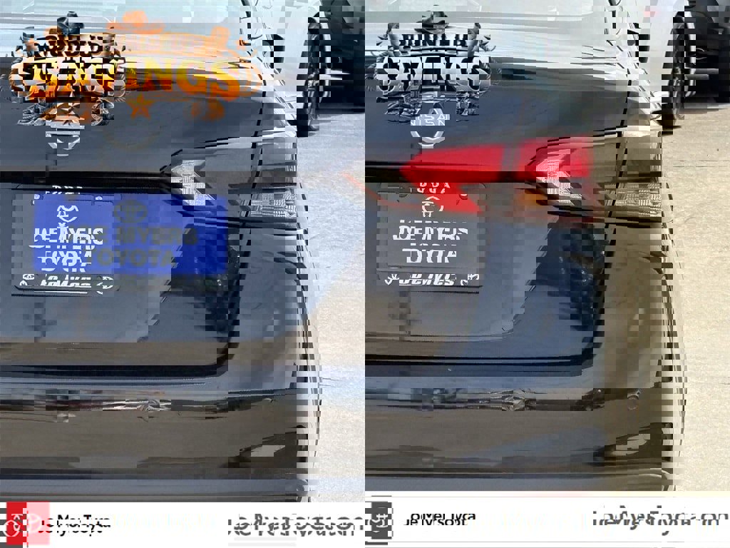 Used 2025 Nissan Versa SV image 9