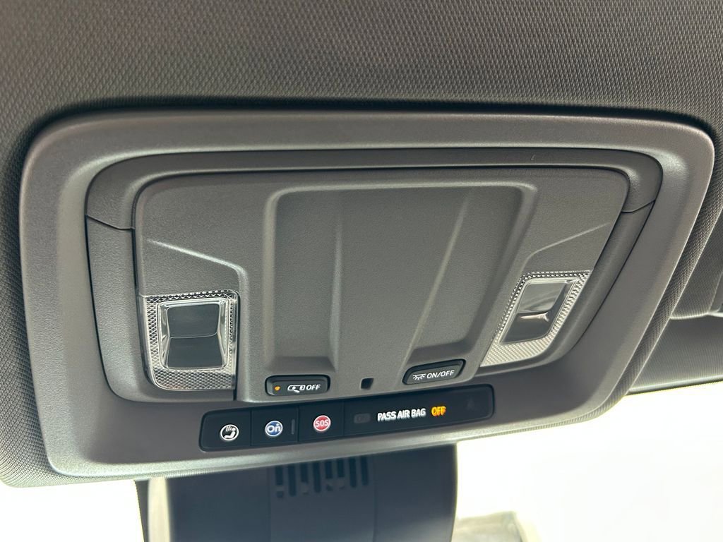 Used 2023 Chevrolet Silverado 1500 RST image 31