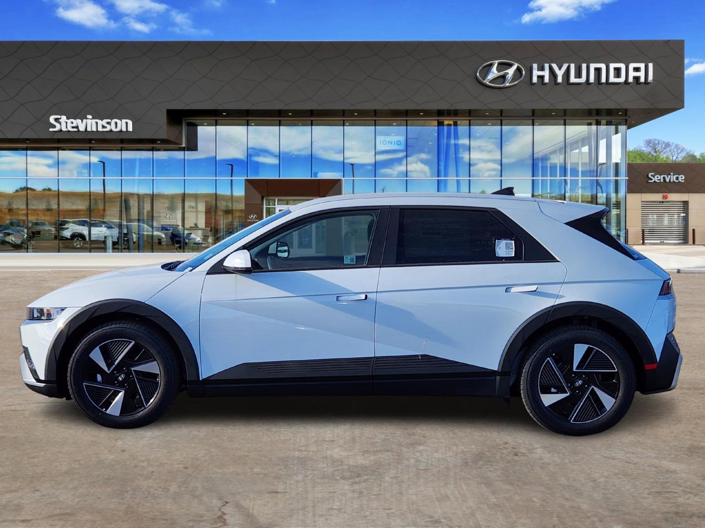 New 2026 Hyundai Ioniq 5 SEL AWD/4WD image 2