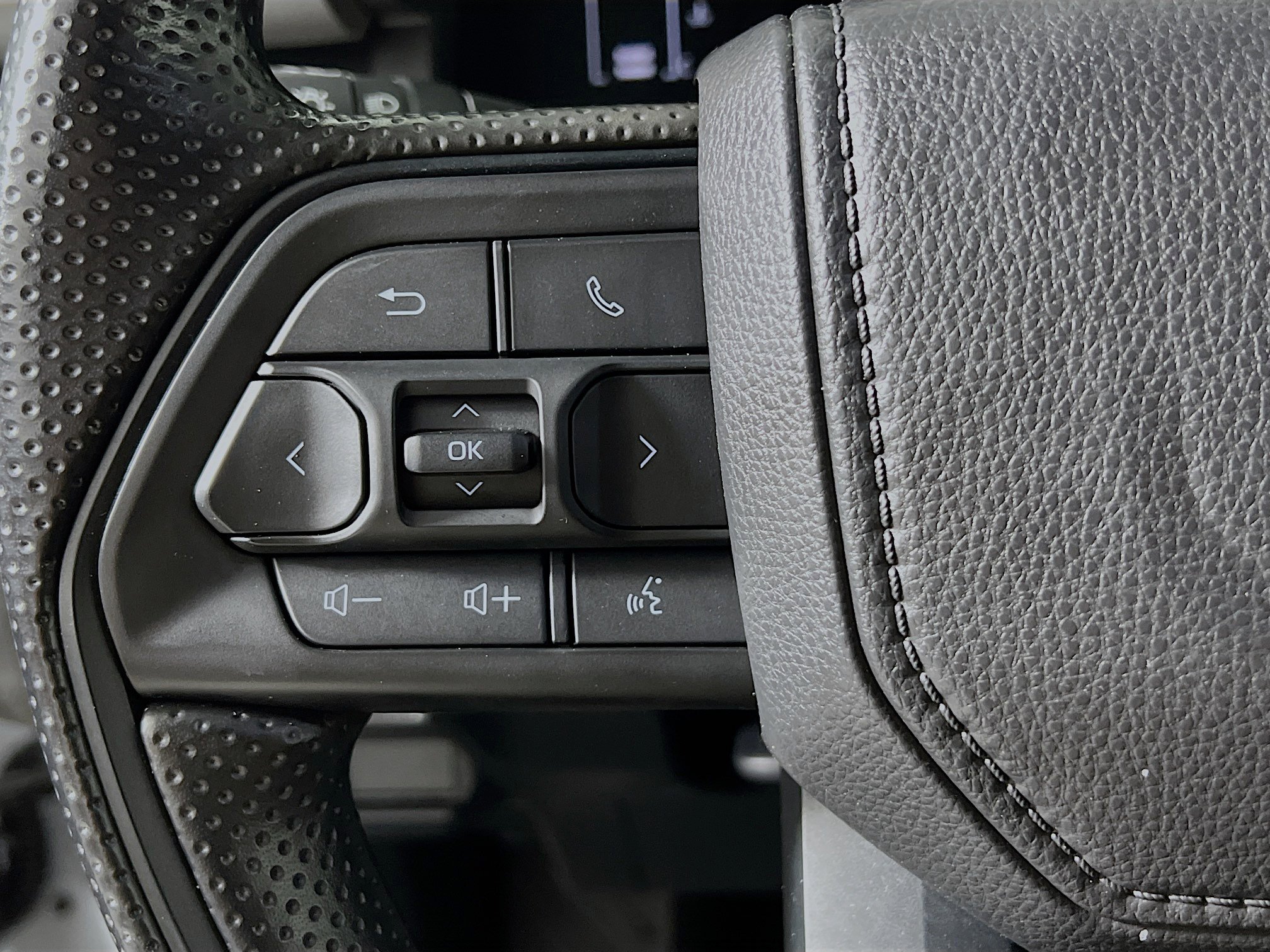 Used 2025 Toyota Tacoma SR5 image 19