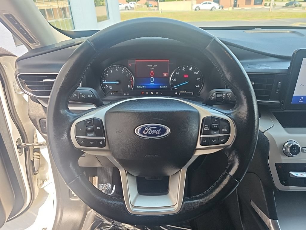Used 2023 Ford Explorer XLT w/ Equipment Group 202A AWD/4WD image 14