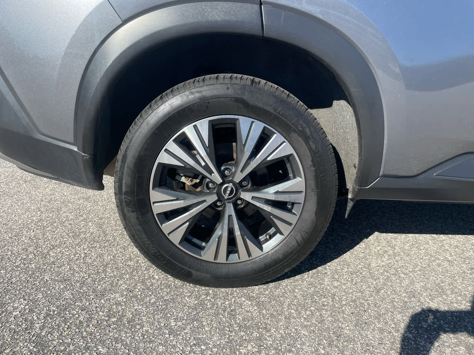 Used 2023 Nissan Rogue SV image 33