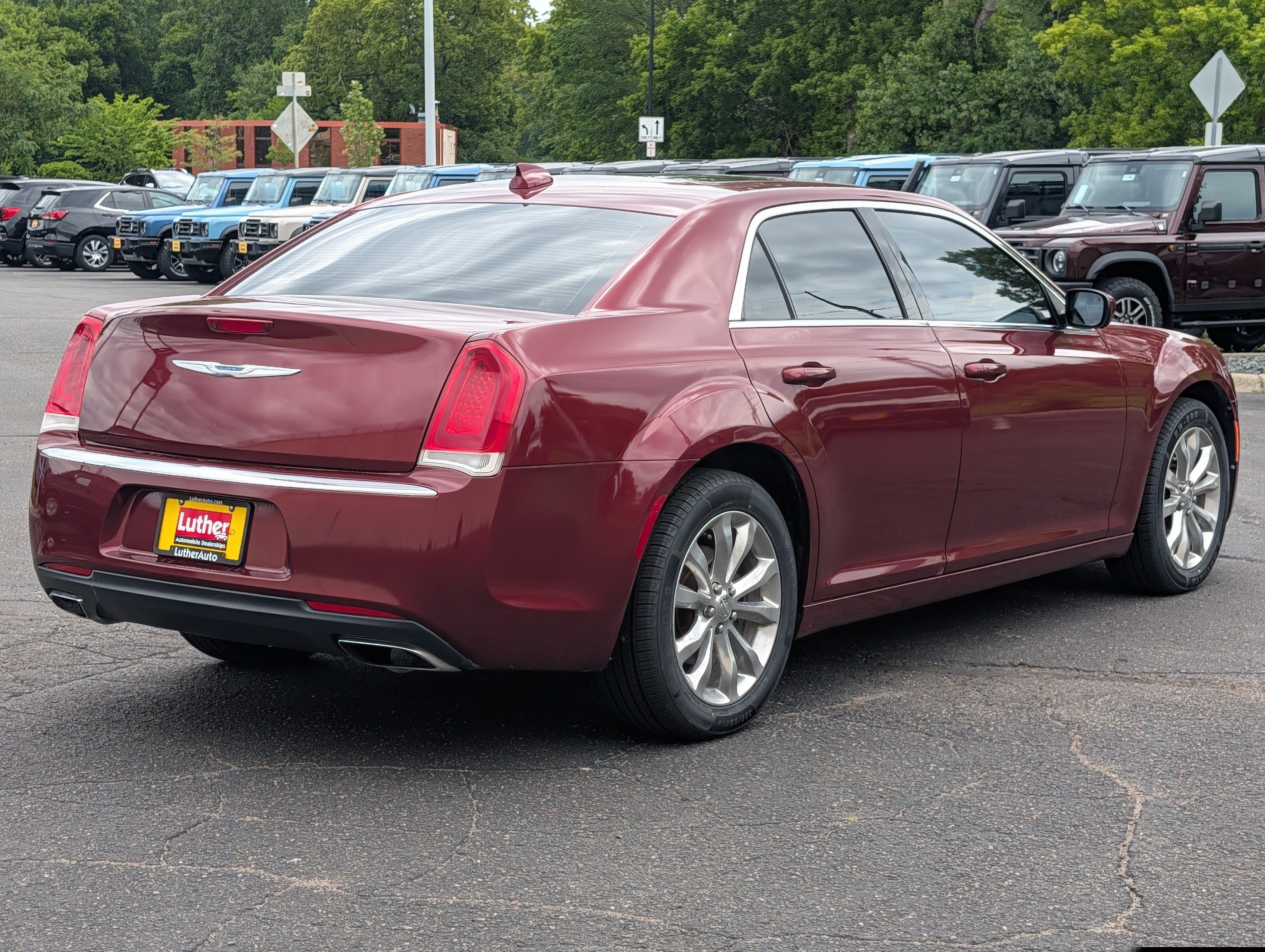 Used 2017 Chrysler 300 Limited w/ Value Package AWD/4WD image 7