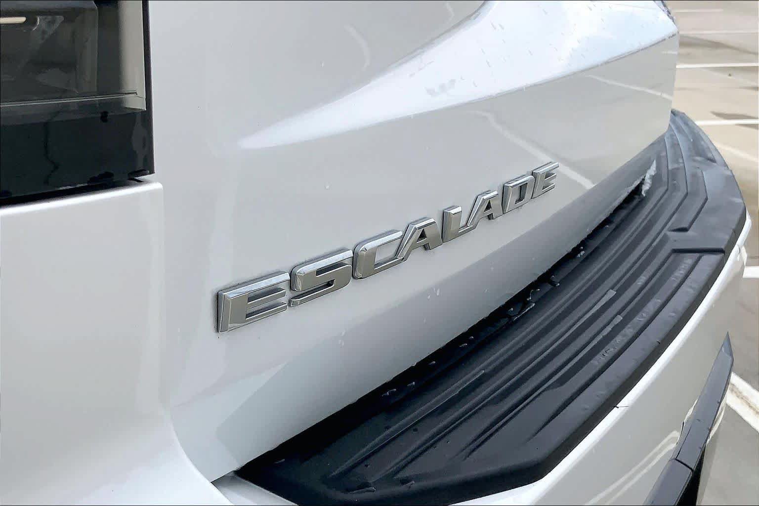 Used 2023 Cadillac Escalade ESV Premium Luxury AWD/4WD image 28