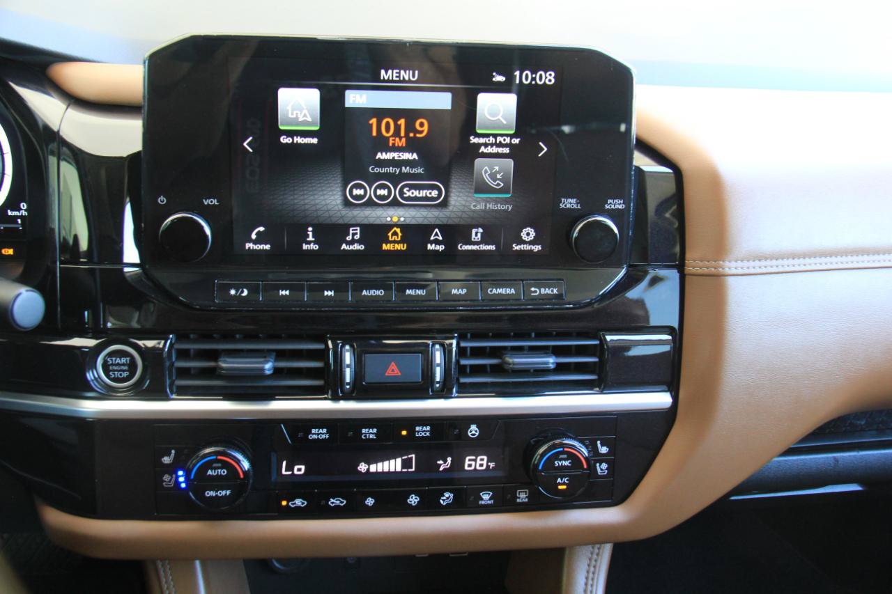 Used 2024 Nissan Pathfinder Platinum FWD image 16